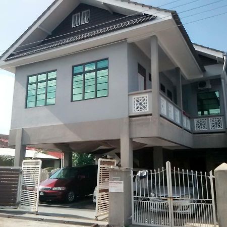 Penginapan Mycj - Roomstay Kuala Terengganu Exteriör bild