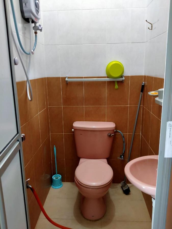 Penginapan Mycj - Roomstay Kuala Terengganu Exteriör bild